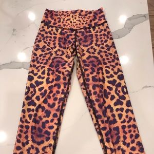 Teeki girls cheetah print pants size small